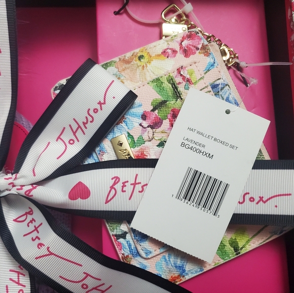 NWT in box Betsey Johnson 2 piece hat and card case wallet set - Picture 2 of 6